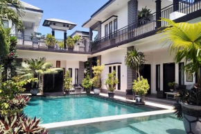 Отель Villa Rumah Putih Abu Abu  Batu Layar